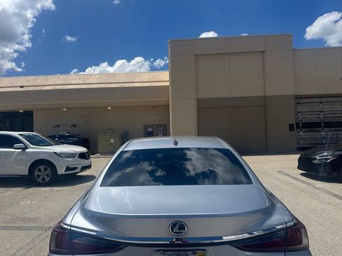 Used 2025 Lexus ES 350 w/ Premium Package FWD image 5