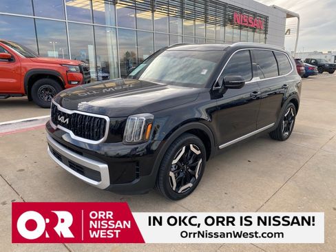 Used 2024 Kia Telluride EX w/ EX Captain's Chair Package image 1