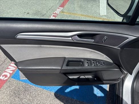Used 2013 Ford Fusion S FWD image 10