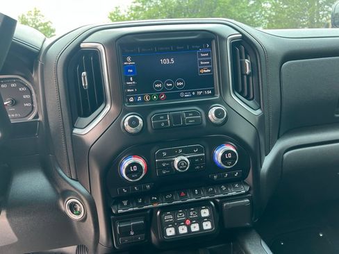 Used 2021 GMC Sierra 2500 AT4 w/ AT4 Premium Plus Package AWD/4WD image 15