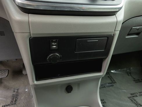 Used 2017 Toyota Sienna LE FWD image 19
