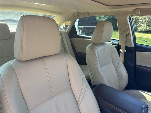 Used 2017 Toyota Avalon XLE Premium w/ All Weather Liner Package FWD image 14