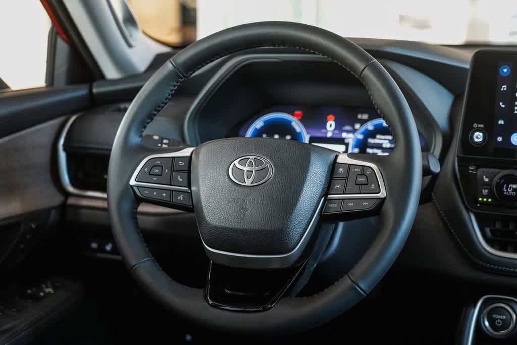 New 2025 Toyota Grand Highlander AWD Hybrid image 14