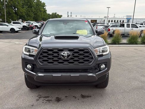 Used 2021 Toyota Tacoma TRD Sport AWD/4WD image 8