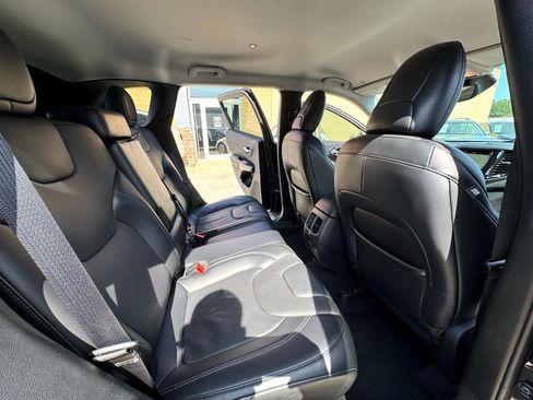 Used 2020 Jeep Cherokee Limited image 22