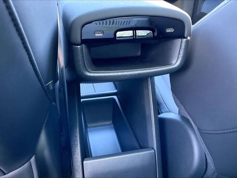 New 2025 Volvo EX30 Plus w/ Protection Package Premier image 16