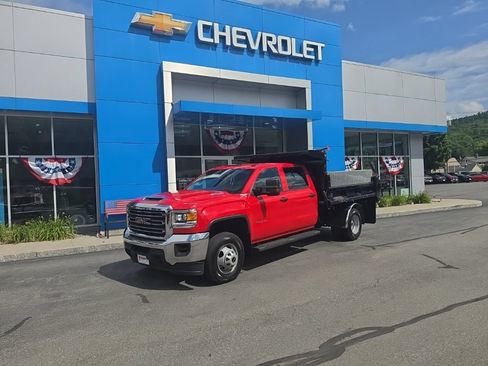 Used 2018 GMC Sierra 3500 4x4 Crew Cab w/ Sierra Convenience Package image 1