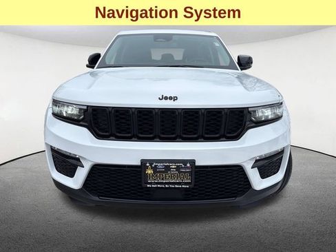 Used 2023 Jeep Grand Cherokee Limited w/ Black Appearance Package image 4