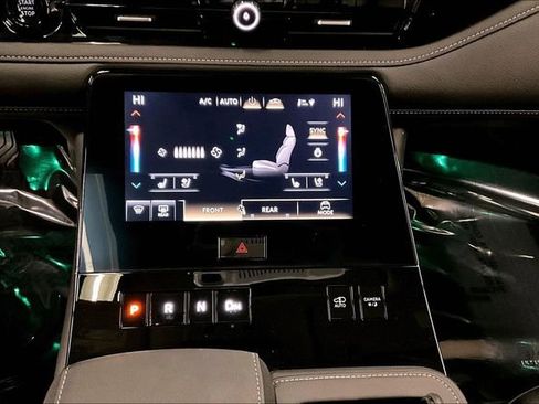 Used 2025 INFINITI QX80 Sensory image 31