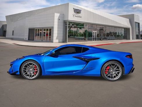 Used 2025 Chevrolet Corvette Z06 image 3