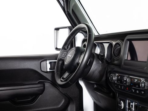 Used 2021 Jeep Gladiator Sport AWD/4WD image 23