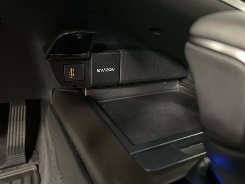 Used 2023 Toyota Camry SE w/ Blackout Package (TMS) image 16