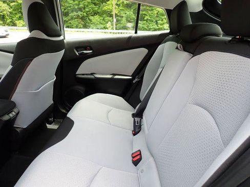 Certified 2022 Toyota Prius LE AWD/4WD image 17