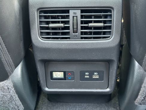 Used 2023 Nissan Rogue SL w/ SL Premium Package FWD image 33