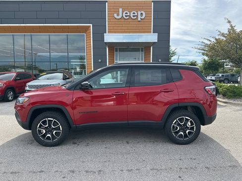 New 2026 Jeep Compass Trailhawk AWD/4WD image 9