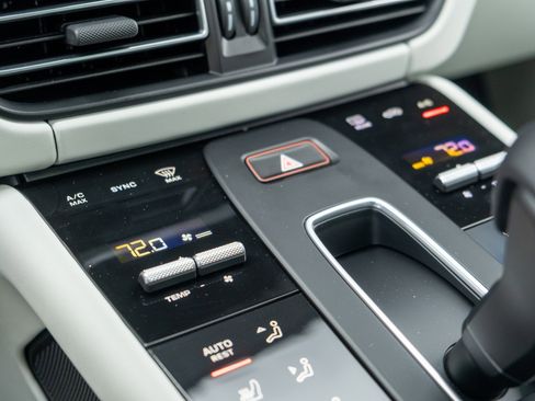 New 2026 Porsche Macan GTS AWD/4WD image 28