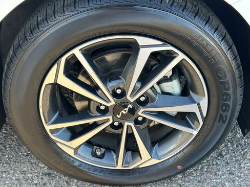 Certified 2024 Kia Forte LXS image 8