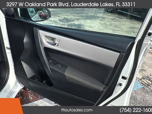 Used 2018 Toyota Corolla LE FWD image 32
