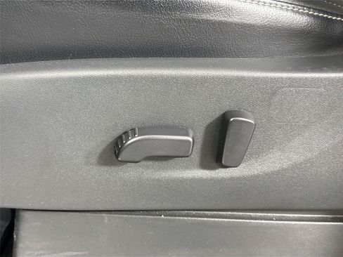 Used 2024 Nissan Frontier SL w/ Technology Package RWD image 31