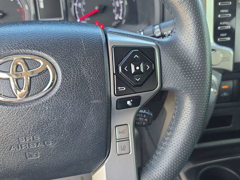 Used 2022 Toyota 4Runner SR5 Premium w/ Moonroof Package AWD/4WD image 15