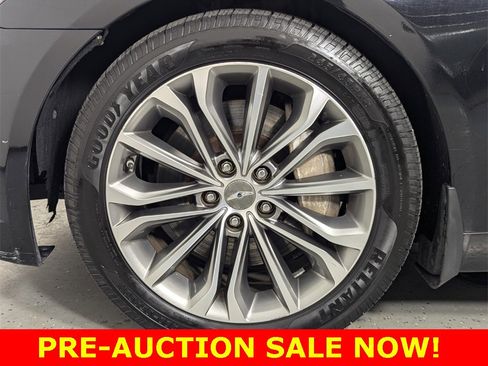 Used 2015 Hyundai Genesis 3.8 w/ Option Group 02 image 9