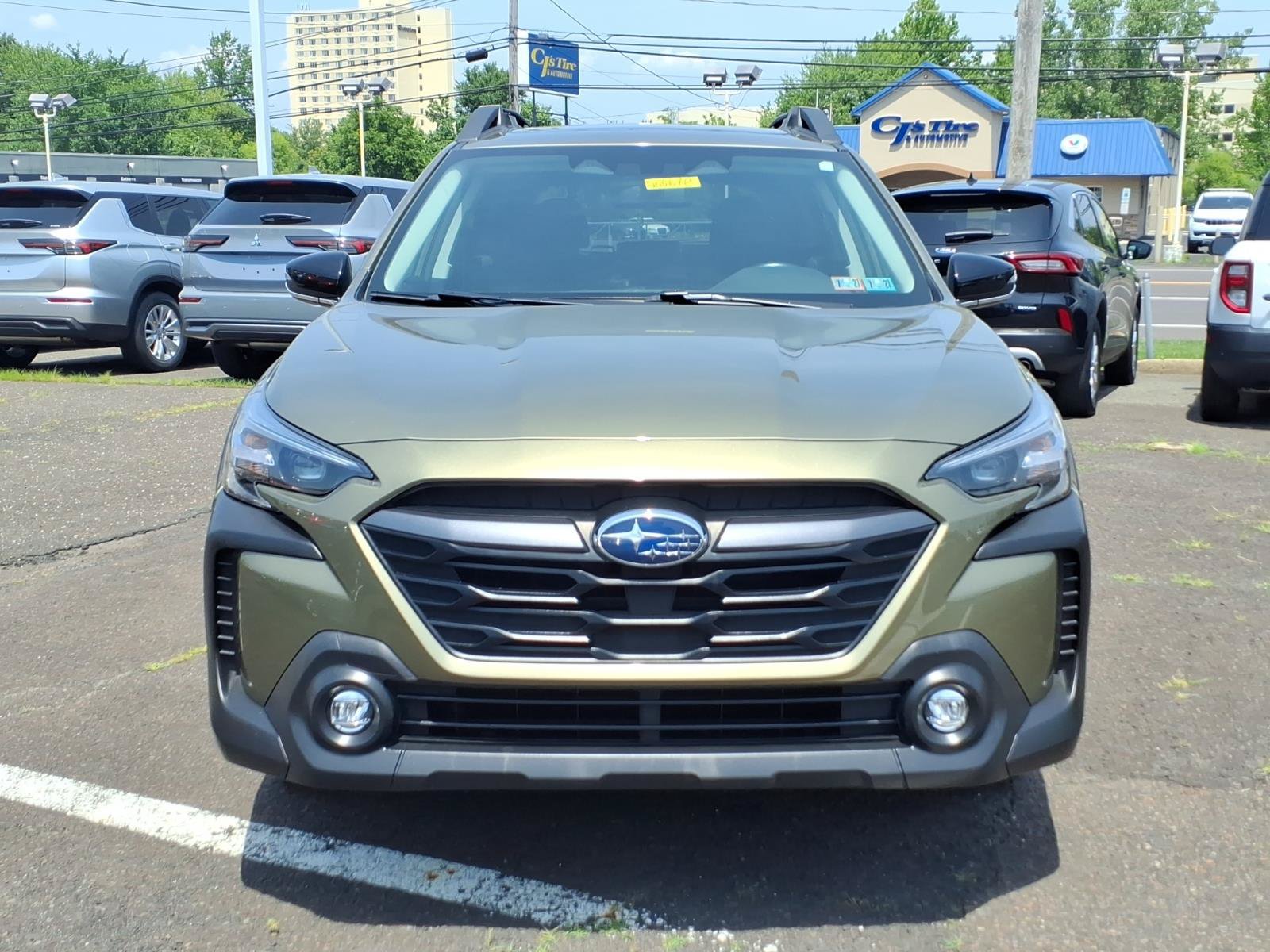 Used 2023 Subaru Outback Premium AWD/4WD image 9