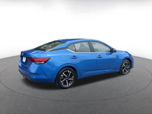Used 2025 Nissan Sentra SV image 14