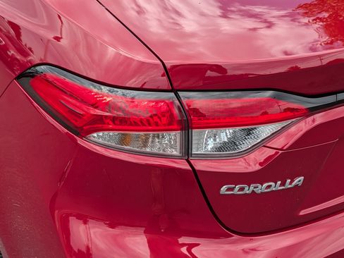 Used 2022 Toyota Corolla LE FWD image 17