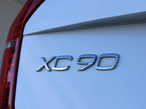 Used 2021 Volvo XC90 T6 Momentum image 31