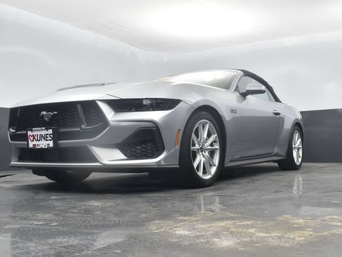 Used 2025 Ford Mustang GT Premium RWD image 35