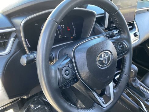 Used 2024 Toyota Corolla Cross XLE w/ Convenience Package image 14