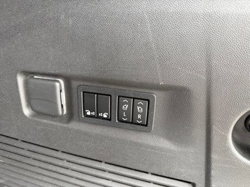 Used 2021 Chevrolet Suburban High Country image 43