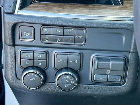 New 2026 Chevrolet Suburban High Country w/ Sun And Tow Package image 11