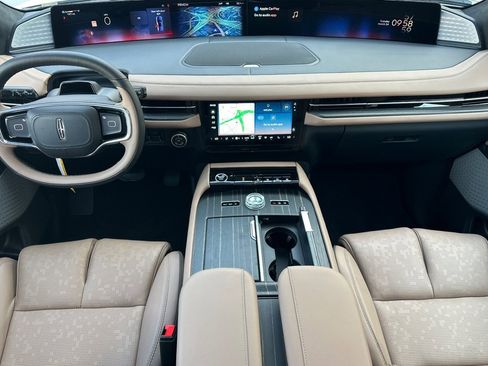 New 2026 Lincoln Navigator Black Label AWD/4WD image 12