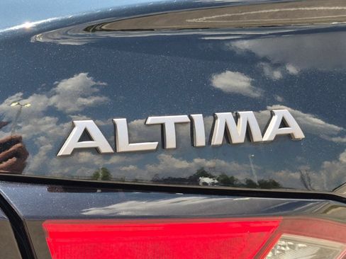 Used 2024 Nissan Altima 2.5 SV FWD image 23