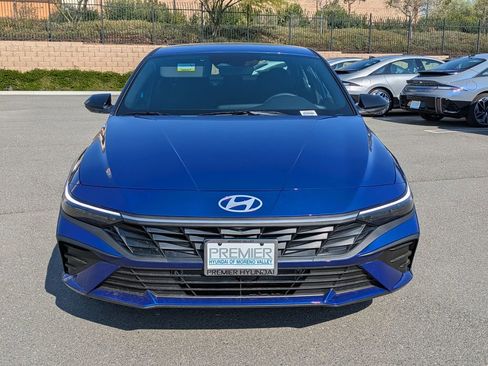 New 2025 Hyundai Elantra SEL image 9