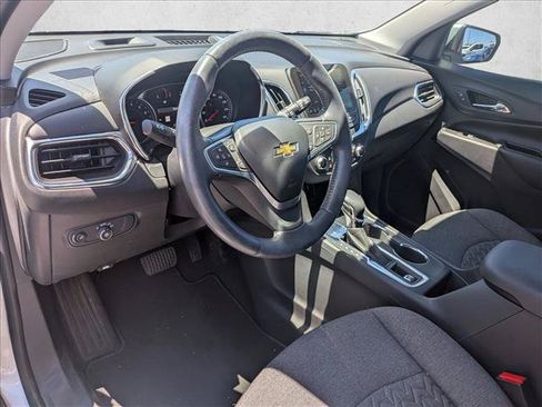 Used 2022 Chevrolet Equinox LT FWD image 9