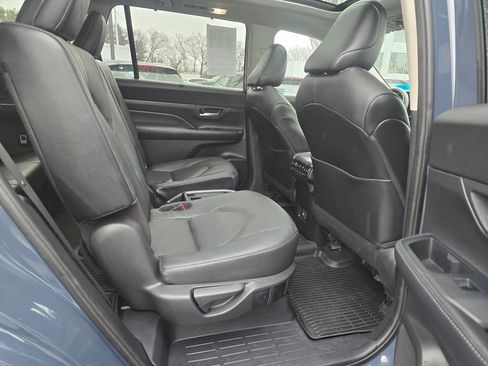 Used 2024 Toyota Grand Highlander Platinum image 14