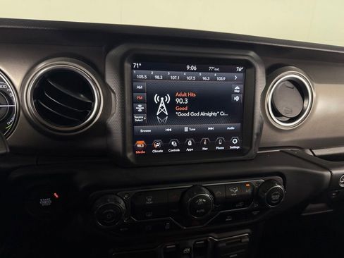 Used 2023 Jeep Wrangler Unlimited Rubicon 4xe AWD/4WD image 18