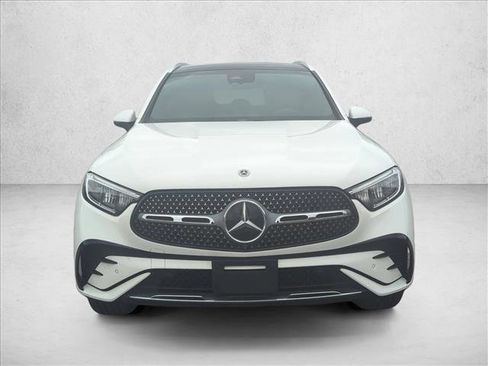 Used 2023 Mercedes-Benz GLC 300 4MATIC image 2