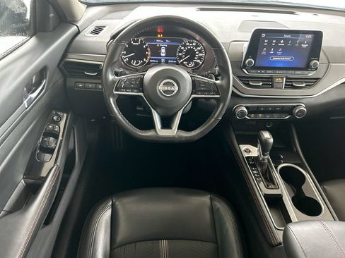 Used 2024 Nissan Altima 2.5 SR FWD image 34