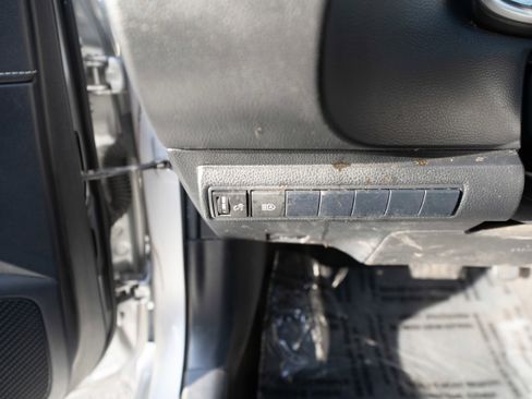 Used 2021 Toyota Corolla SE image 11