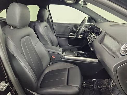 Certified 2025 Mercedes-Benz GLA 250 4MATIC image 21