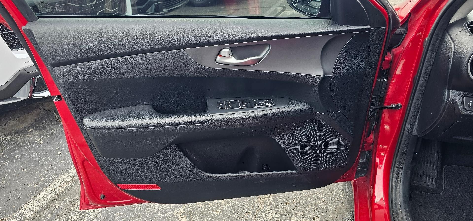 Used 2019 Kia Forte LXS FWD image 9
