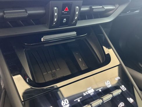 Used 2025 Porsche Cayenne S image 49