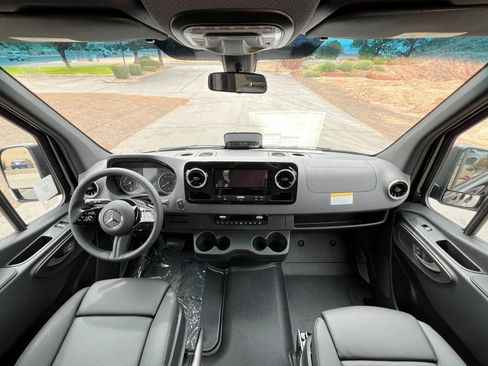 New 2025 Mercedes-Benz Sprinter 2500 image 9