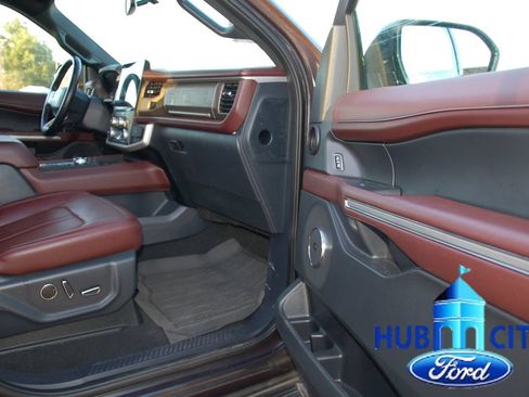 Used 2024 Ford Expedition Limited RWD image 16