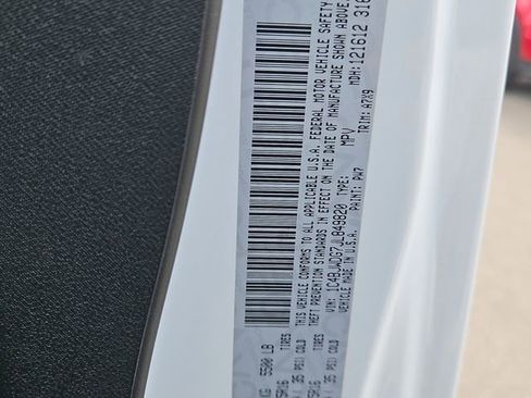 Used 2018 Jeep Wrangler Unlimited Sport w/ Connectivity Group image 27