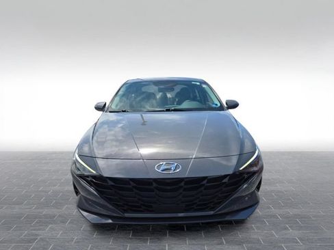 Used 2023 Hyundai Elantra SEL w/ Convenience Package FWD image 2