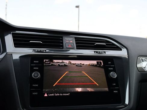 Used 2022 Volkswagen Tiguan SE FWD image 15